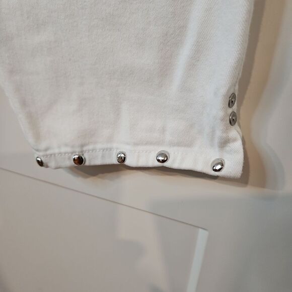 Silver Stud Embellished White Capris Gloria Vanderbilt sz12P - Picture 6 of 8